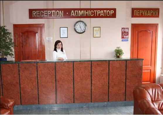 Zhovtnevyi Hotel Vinnytsia Exterior photo