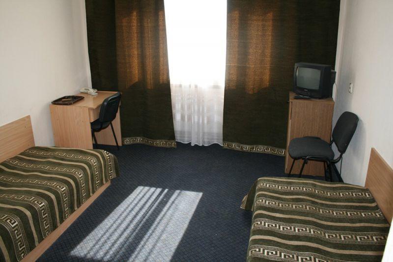 Zhovtnevyi Hotel Vinnytsia Exterior photo